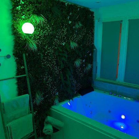 L'Extasia Appartement,Spa Jacuzzi Гренобль Экстерьер фото