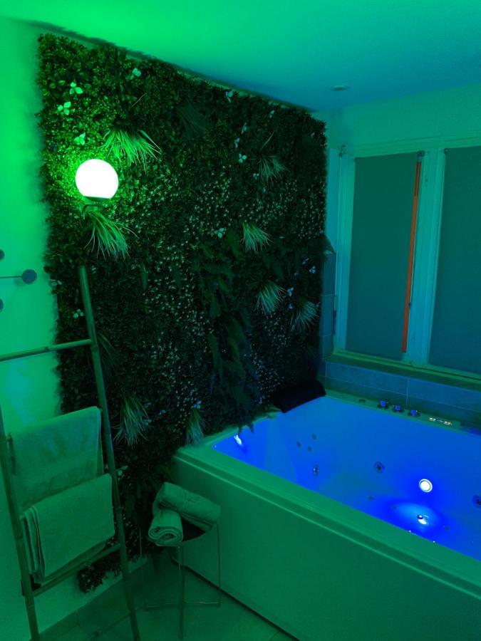 L'Extasia Appartement,Spa Jacuzzi Гренобль Экстерьер фото